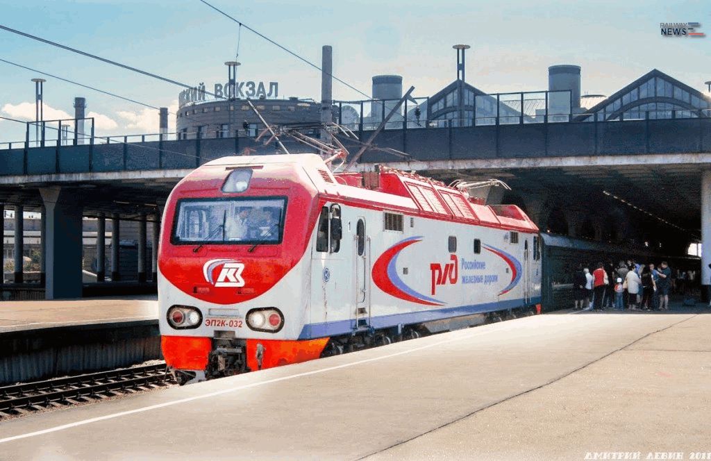 Kolomenskiy Zavod Delivers the 100th EP2K Electric Locomotive